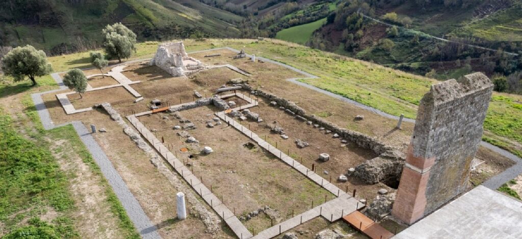 Riaprono le porte del Parco Archeologico di Mileto, il primo parco medievale della Calabria scrigno dei tesori normanni 3 WhatsApp Image 2025 07 20 at 13.18.03