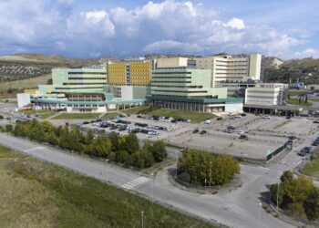 Gestione illecita delle liste d’attesa, medico e segretaria agli arresti domiciliari (VIDEO)