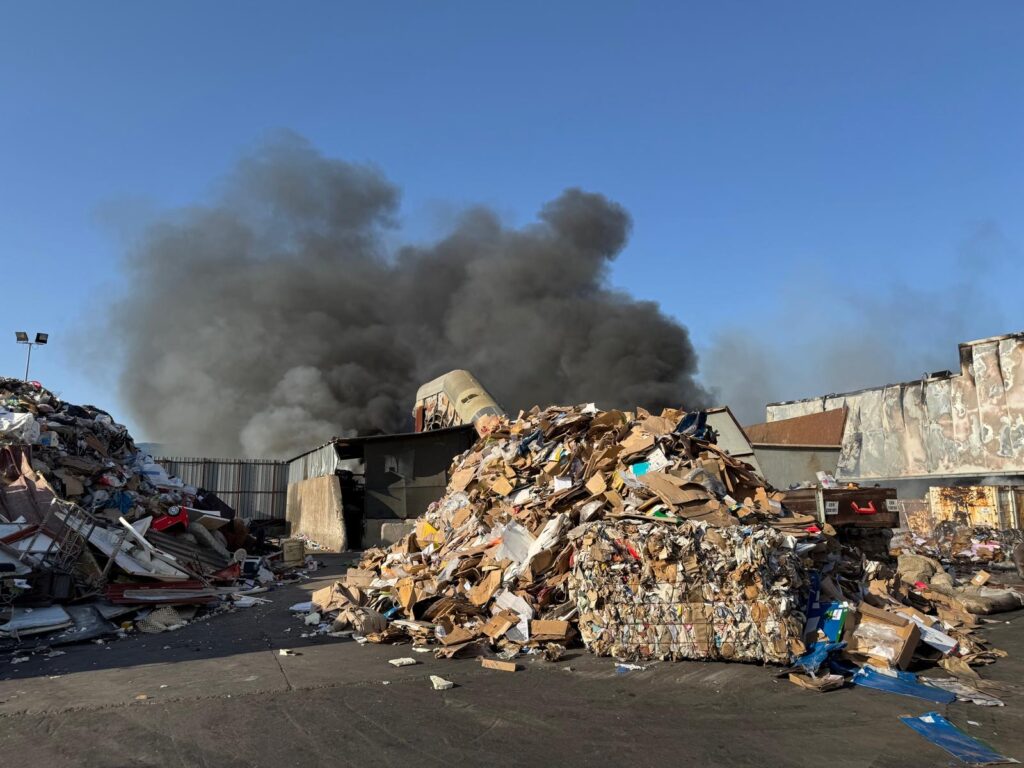 L'Arpacal valuta l'impatto ambientale a Lamezia Terme dopo l'incendio nell'impianto di Ecologia Oggi 4 e00daff4 5d32 4b02 9c31 b422e901c2ac