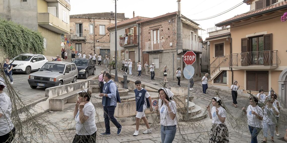 La festa della Madonna della Catena di Dinami e la rievocazione storica della liberazione dello Schiavetto “U Schiavaredu”