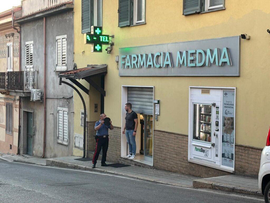nicotera farmacia medma accoltellamento