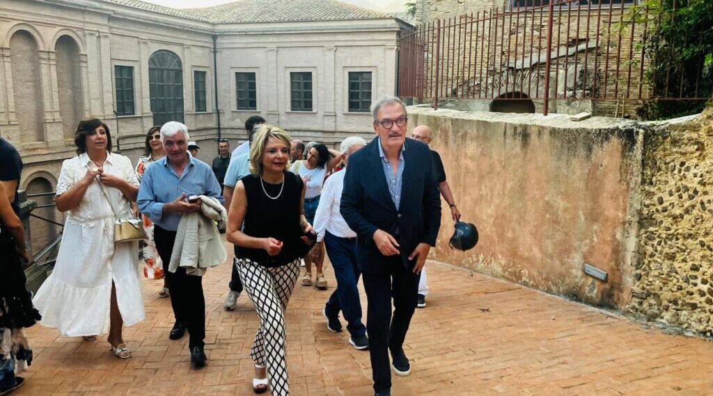 Villa Gagliardi, la città si riappropria del suo elegante salotto di... verde, storia, cultura, natura 1 Villa Gagliardi, la città si riappropria del suo elegante salotto di… verde, storia, cultura, natura