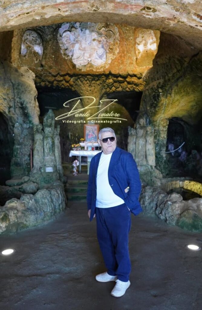 Gerardo Sacco rende omaggio a Pizzo: un tributo gratuito alla bellezza del territorio 2 sacco a pizzo