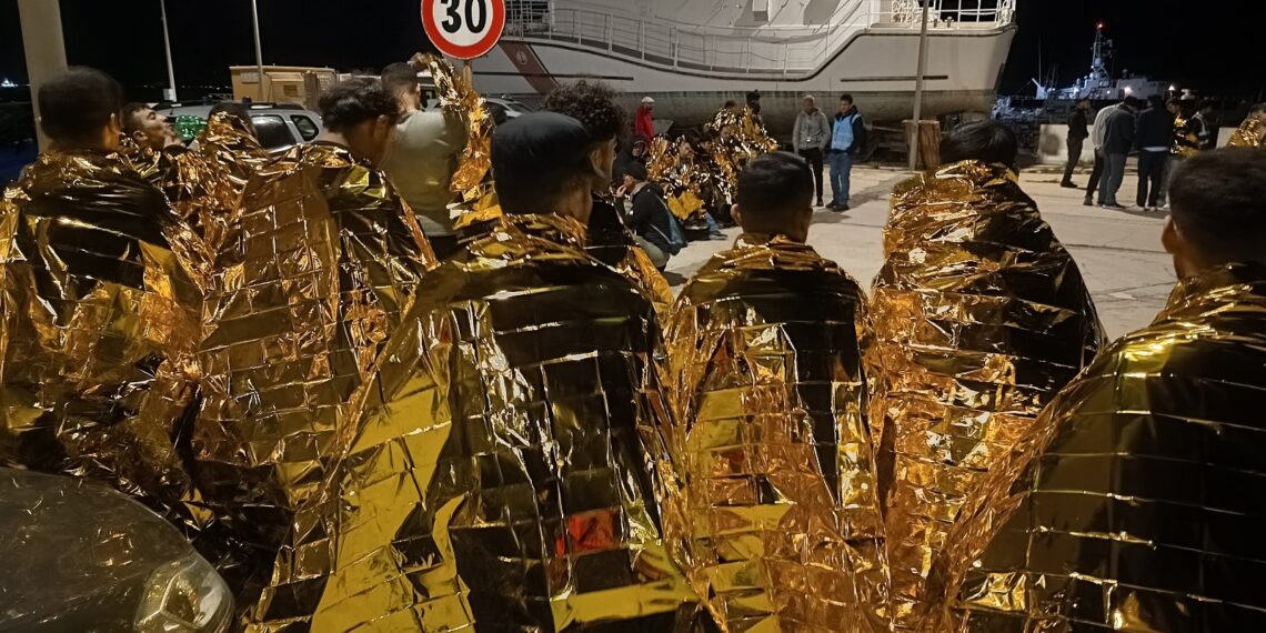 Salvati dalla Guardia Costiera altri 73 migranti 1 Salvati dalla Guardia Costiera altri 73 migranti