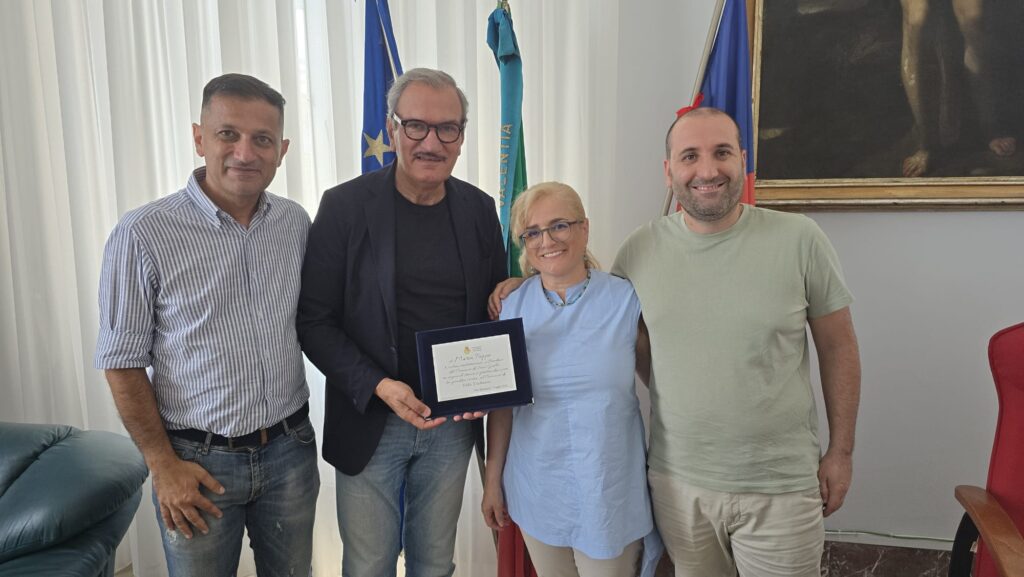 Vibo Valentia accoglie il sindaco di San Gallo Maria Pappa, un incontro all’insegna dell’amicizia e delle radici comuni 5 vibo incontro con sindaco pappa 2