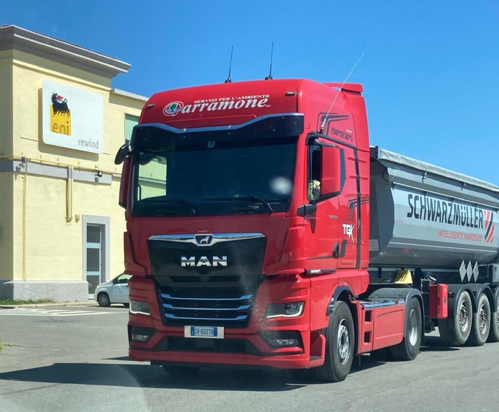 Sin di Crotone: la giustizia avanza, i camion partono, la Calabria respira futuro 4 001 3