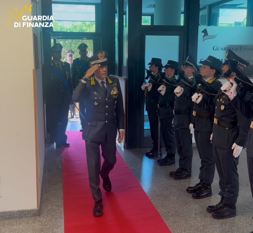 Cambio al vertice del Reparto Operativo Aeronavale della Guardia di Finanza della Calabria 3 05082025 082046 vs250804 001