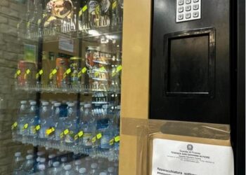 Guardia di Finanza di Cosenza: sequestrati due distributori automatici self bar h 24 non in regola