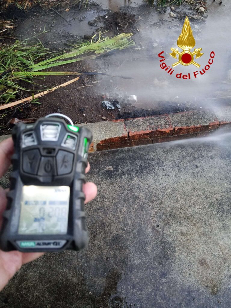 Intervento dei Vigili del Fuoco per la perdita di GPL da un serbatoio a San Gregorio d'Ippona 6 2 2