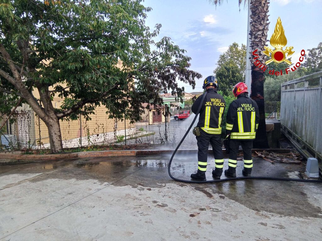 Intervento dei Vigili del Fuoco per la perdita di GPL da un serbatoio a San Gregorio d'Ippona 4 4 2