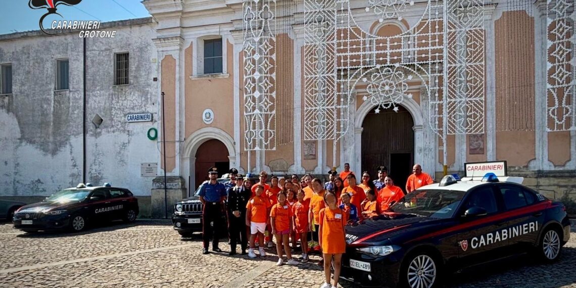 La caserma dei Carabinieri di Strongoli apre le porte al campo scuola della Protezione Civile 1 La caserma dei Carabinieri di Strongoli apre le porte al campo scuola della Protezione Civile