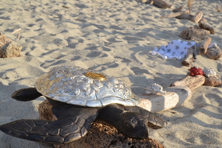 “L’eleganza che protegge il mare”, bellezza e sostenibilità ambientale con le opere del maestro Gerardo Sacco 3 DSC 0027