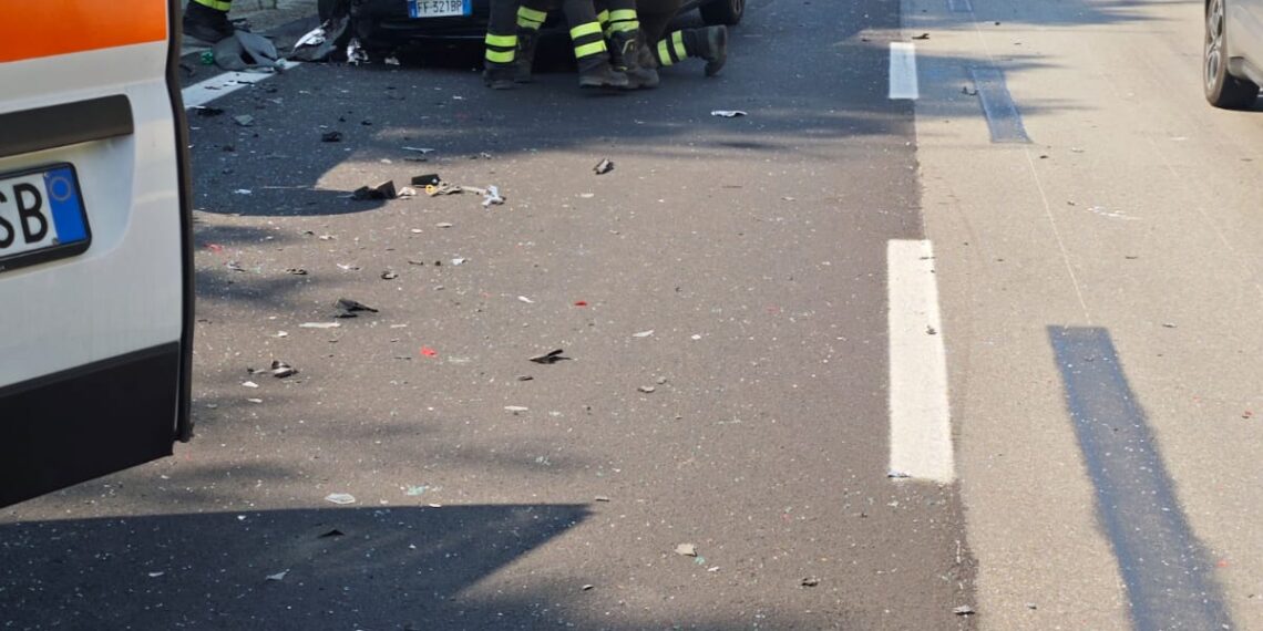 Spettacolare incidente in autostrada nei pressi dello svincolo di S. Onofrio (foto)