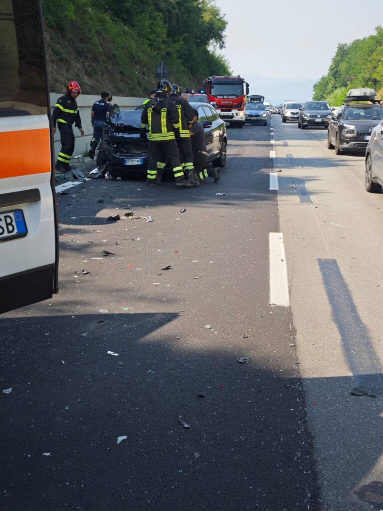 Spettacolare incidente in autostrada nei pressi dello svincolo di S. Onofrio (foto) 7 IMG 20250809 WA0028