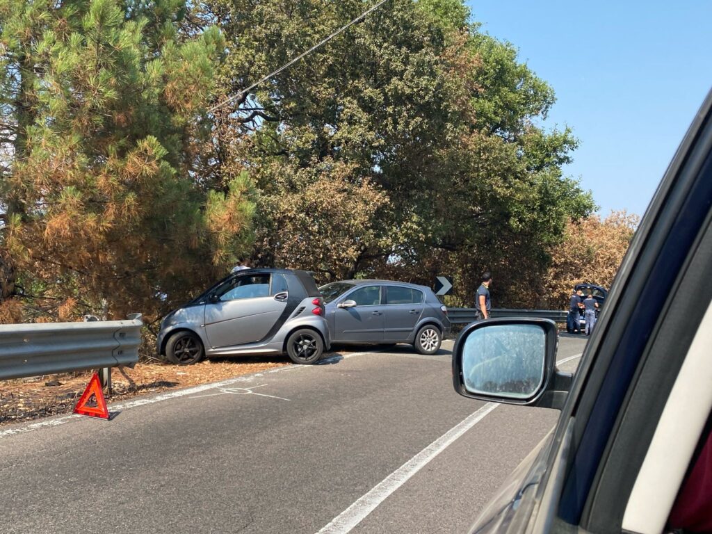 Vibo Valentia, violento incidente lungo la SS18 verso Vibo Marina 8 IMG 20250813 WA0022