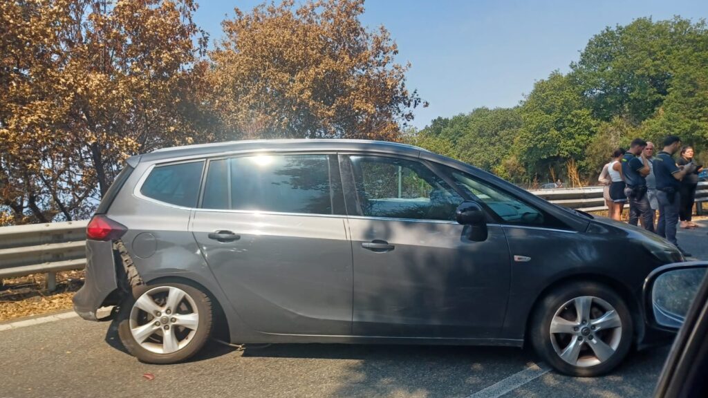 Vibo Valentia, violento incidente lungo la SS18 verso Vibo Marina 4 IMG 20250813 WA0035