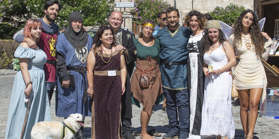 San Giovanni in Fiore, un giorno da leggenda: il debutto trionfale de “Le Terre di Alis”