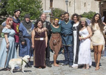 San Giovanni in Fiore, un giorno da leggenda: il debutto trionfale de “Le Terre di Alis”