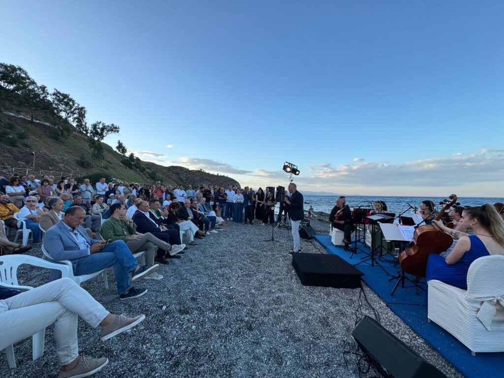 Rinasce Capo Bruzzano. Raffaele Greco (Parchi Marini): costruiamo una destinazione turistica sostenibile (VIDEO) 3 PARCHIMARINI IN.RI .VA . 050825 2