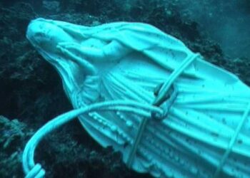 Amendolara, dopo 10 anni riemerge dalla secca la Madonnina. Il 20 agosto sarà riposizionata sul fondale