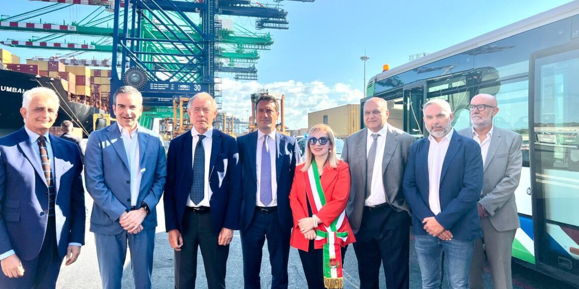 A Gioia Tauro si insedia il nuovo Commissario dell’Autorità di Sistema Portuale... a "mezzo servizio" 1 A Gioia Tauro si insedia il nuovo Commissario dell’Autorità di Sistema Portuale… a “mezzo servizio”