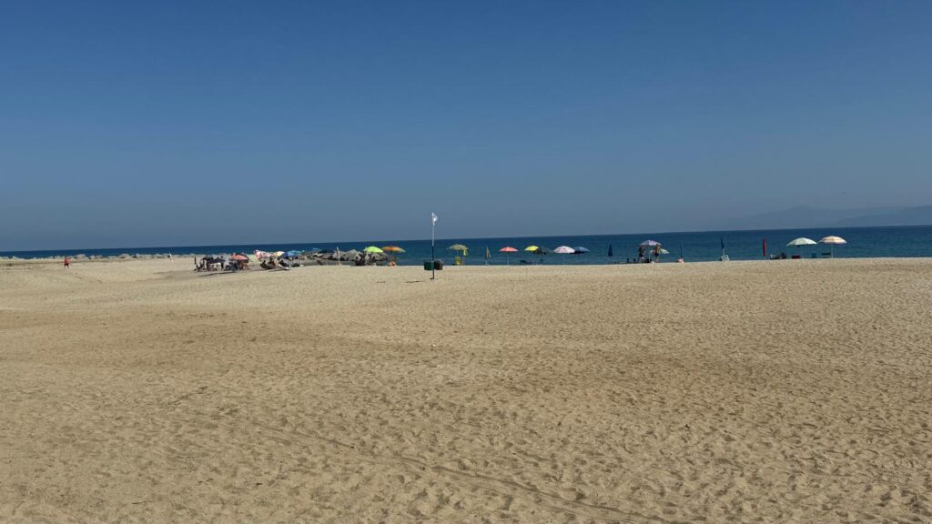 Il paradosso di Bivona, ovvero l'inutilità di avere una spiaggia pulita! 6 WhatsApp Image 2025 08 07 at 11.19.10 2