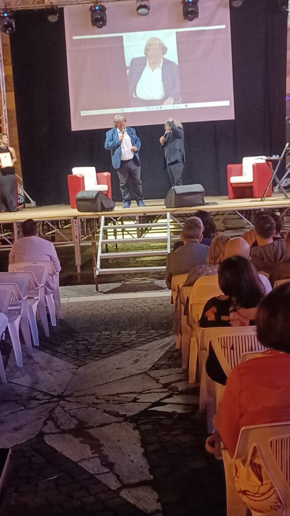 Celebrate le Eccellenze di Calabria con il Premio "Città di Arena" (VIDEO) 4 WhatsApp Image 2025 08 11 at 23.36.51