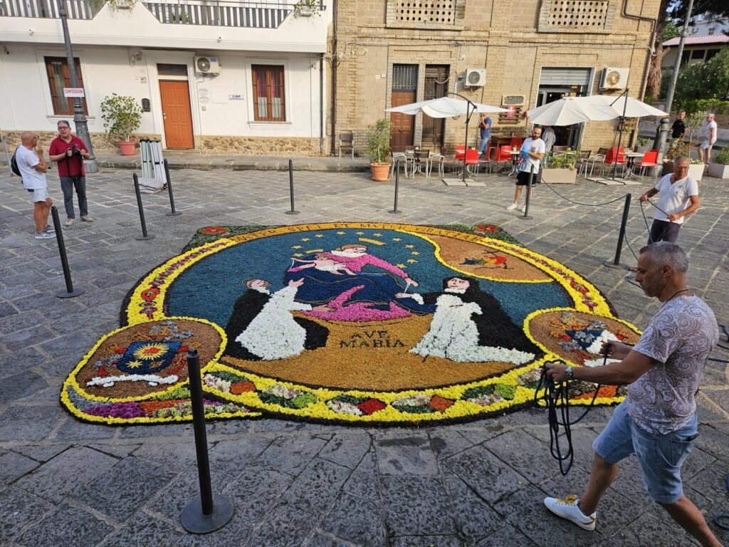 Straordinaria partecipazione a Vibo Marina per i festeggiamenti della Patrona, Stella Maris (VIDEO) 7 WhatsApp Image 2025 08 17 at 23.09.00