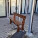 Due panchine in legno per gli utenti della Farmacia Territoriale di Vibo Valentia, dono del Comune di Mileto
