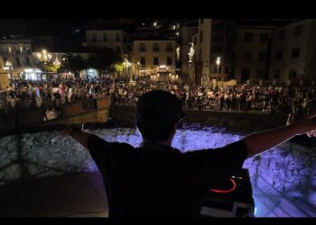 Storia e Musica si incontrano a Pizzo nelle terrazze del Castello Murat con la performance di DJ Dev (VIDEO)
