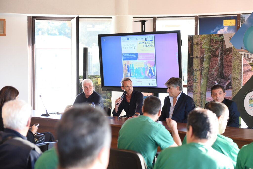 Al Festival del Sociale di Serra S. Bruno, il Parco delle Serre protagonista del focus sulla Montagna terapia 5 WhatsApp Image 2025 08 20 at 20.51.32 1