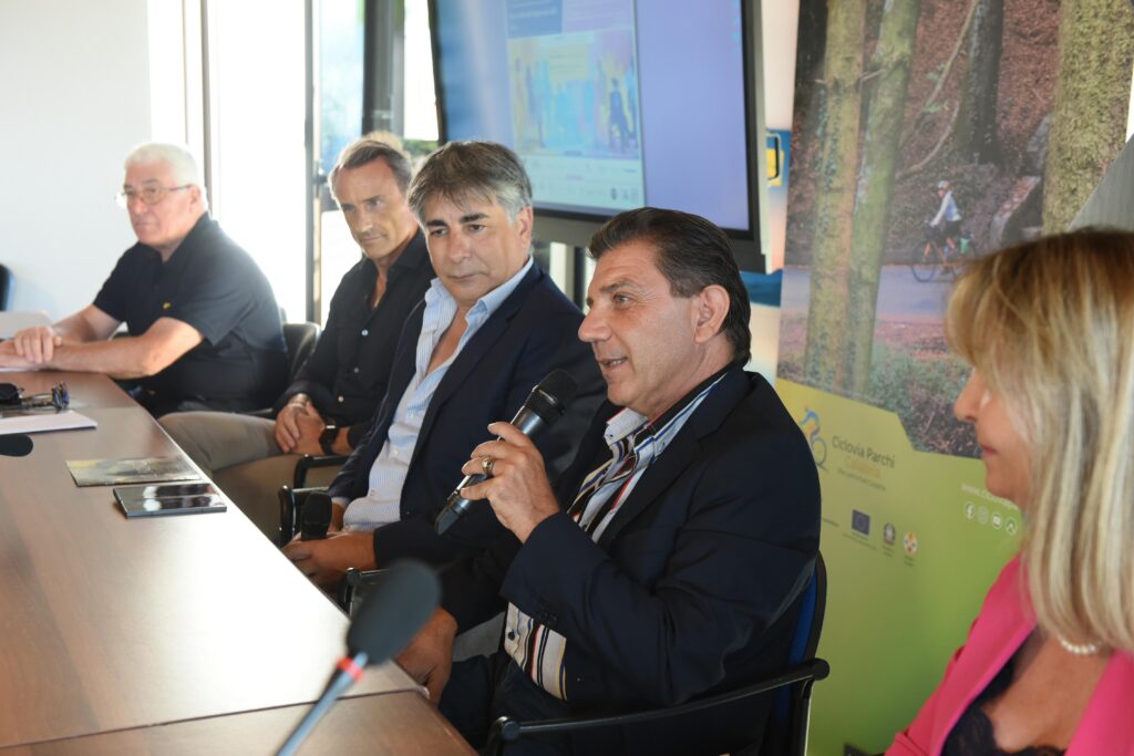 Al Festival del Sociale di Serra S. Bruno, il Parco delle Serre protagonista del focus sulla Montagna terapia 7 WhatsApp Image 2025 08 20 at 20.51.32