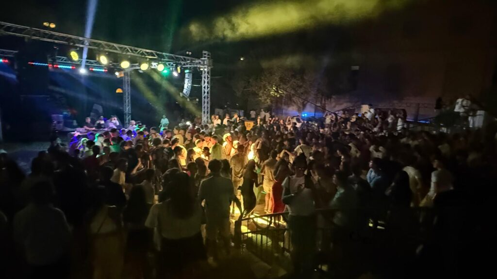 Notte da star a Vibo Marina per il dj set di Emilio Farfaglia e il giovanissimo Dev Buonanno 5 WhatsApp Image 2025 08 22 at 16.18.22