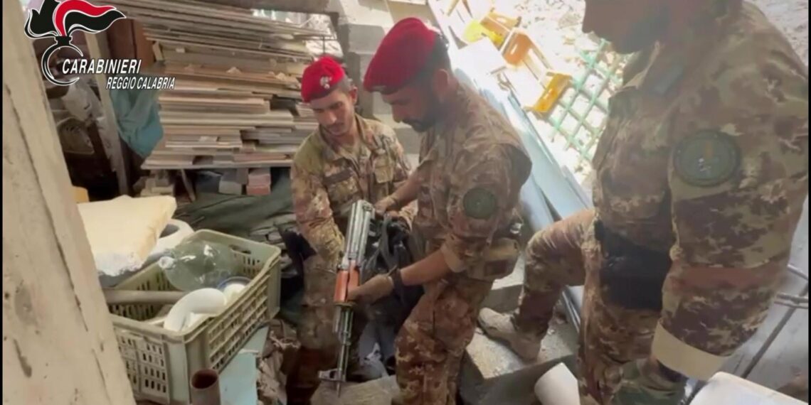 Ritrovato a Marina di Gioiosa Jonica un altro Kalashnikov