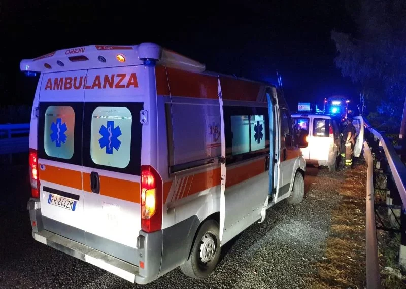 Frontale tra uno scooter e un'auto muore un ragazzo 1 Incidente mortale sulla strada che collega Rosarno a S. Ferinando