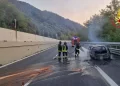 Auto in fiamme sull’autostrada tra Pizzo e S. Onofrio