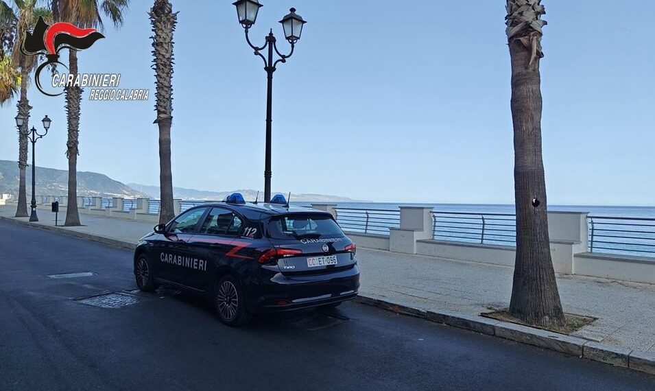 Dalla Piana all’Aspromonte, i Carabinieri al fianco dei cittadini per un agosto tranquillo 1 I Carabinieri stoppano maxi party in uno stabilimento balneare trasformato in locale notturno abusivo