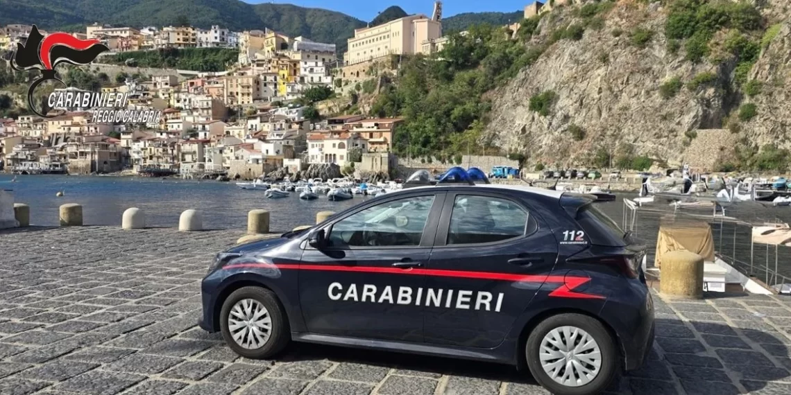 Spari in pieno centro a Scilla, un uomo spara ad un anziano affacciato ad un balcone