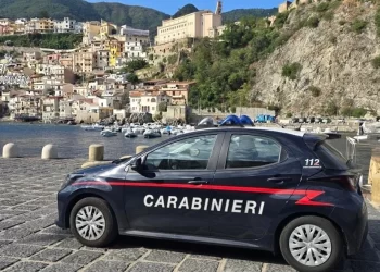 Spari in pieno centro a Scilla, un uomo spara ad un anziano affacciato ad un balcone