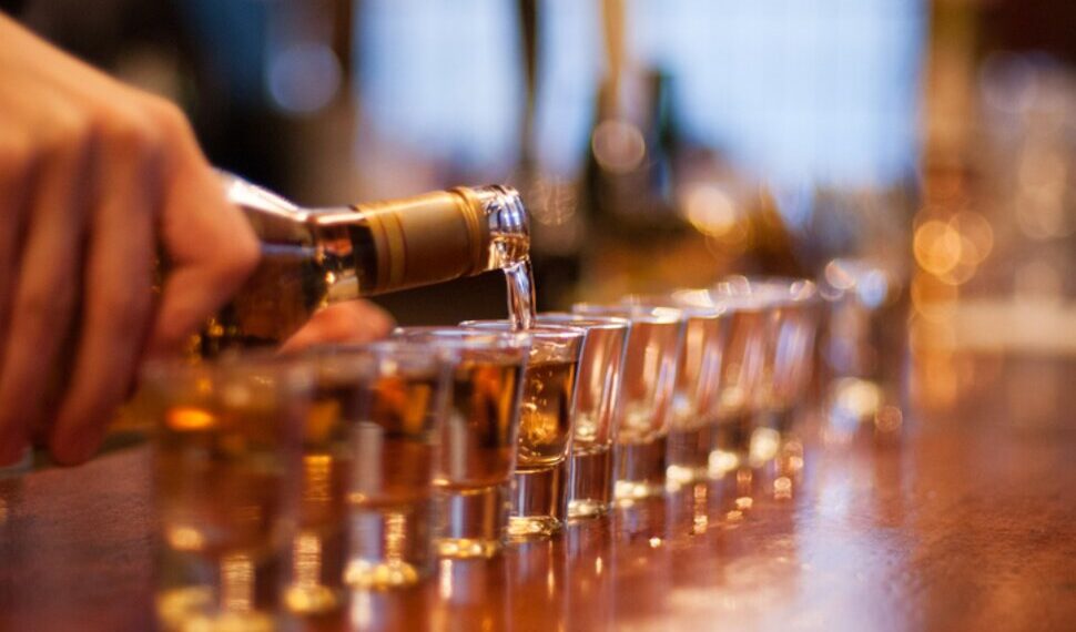 Sanzionata una discoteca di Catanzaro che vendeva alcolici a minori di 16 anni 1 Sanzionata una discoteca di Catanzaro che vendeva alcolici a minori di 16 anni