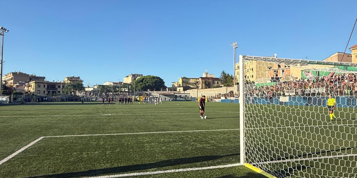 Calcio, all'esordio in Coppa Italia una buona Vibonese cede alla Reggina solo ai rigori (VIDEO) 1 Calcio, all’esordio in Coppa Italia una buona Vibonese cede alla Reggina solo ai rigori (VIDEO)