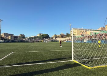 Calcio, all’esordio in Coppa Italia una buona Vibonese cede alla Reggina solo ai rigori (VIDEO)
