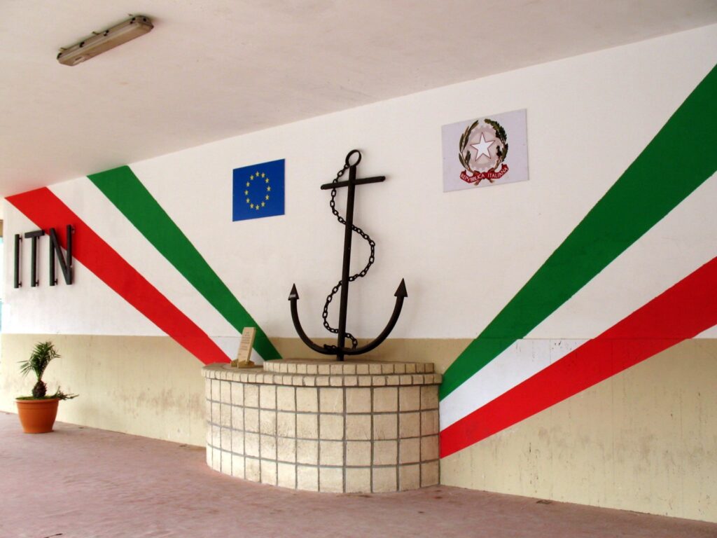 Istituto Nautico, il Sindaco di Pizzo Sergio Pititto dà il benvenuto al nuovo Dirigente, Giuseppe Sangeniti 1 istituto nautico pizzo