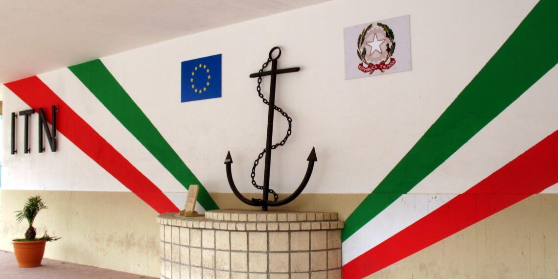 Istituto Nautico, il Sindaco di Pizzo Sergio Pititto dà il benvenuto al nuovo Dirigente, Giuseppe Sangeniti 1 Istituto Nautico, il Sindaco di Pizzo Sergio Pititto dà il benvenuto al nuovo Dirigente, Giuseppe Sangeniti