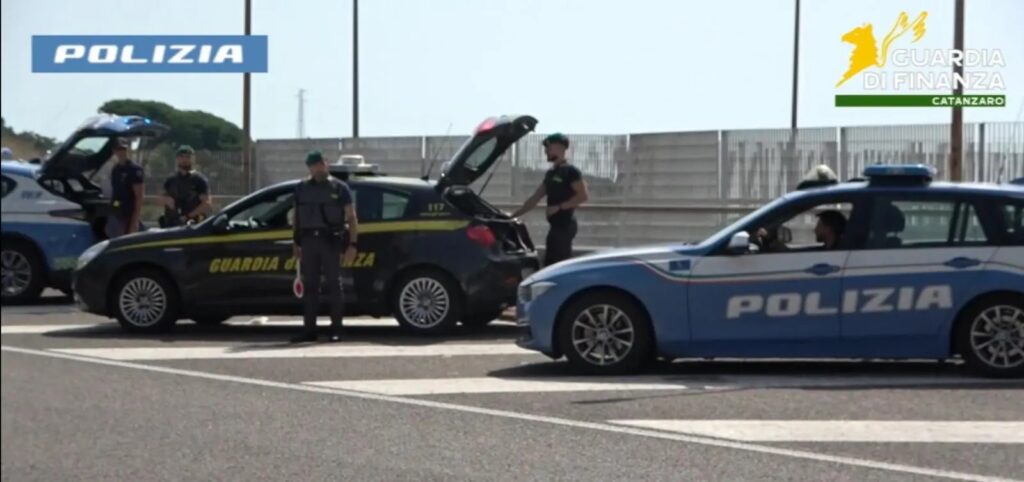 polizia e guadia di finanza catanzaro