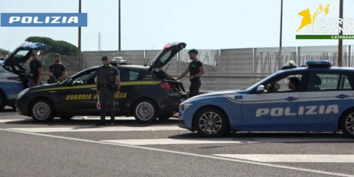 Operazione contro i "Targa-System": in dubbio molte multe e i bilanci dei Comuni della jonica catanzarese (VIDEO) 1 Operazione contro i “Targa-System”: in dubbio molte multe e i bilanci dei Comuni della jonica catanzarese (VIDEO)