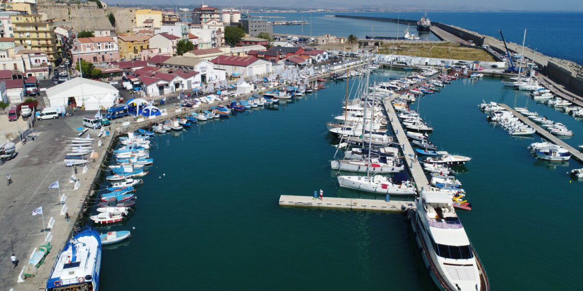 Crociere in Calabria, la Fit-Cisl esalta il ruolo del porto di Crotone che cresce e guarda al futuro 1 Crociere in Calabria, la Fit-Cisl esalta il ruolo del porto di Crotone che cresce e guarda al futuro