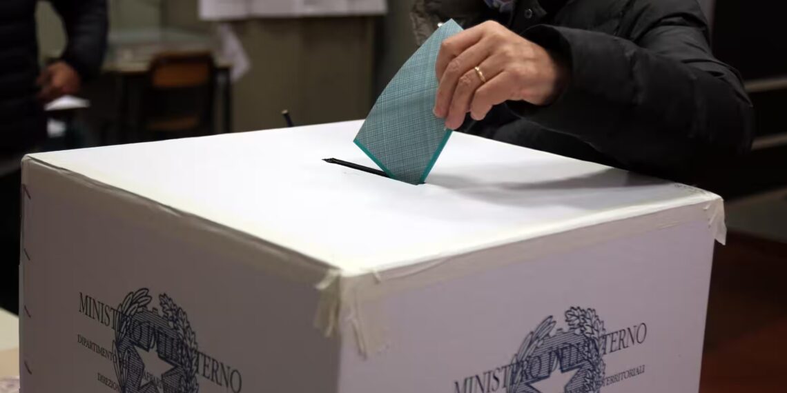 Perché le persone non votano? Apocalittici e (dis)integrati 1 Verso le Regionali, da Libera un appello alla politica e ai calabresi