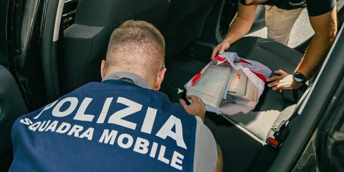 Arrestati per trasporto di sostanze stupefacenti tre cosentini 1 Arrestati per trasporto di sostanze stupefacenti tre cosentini