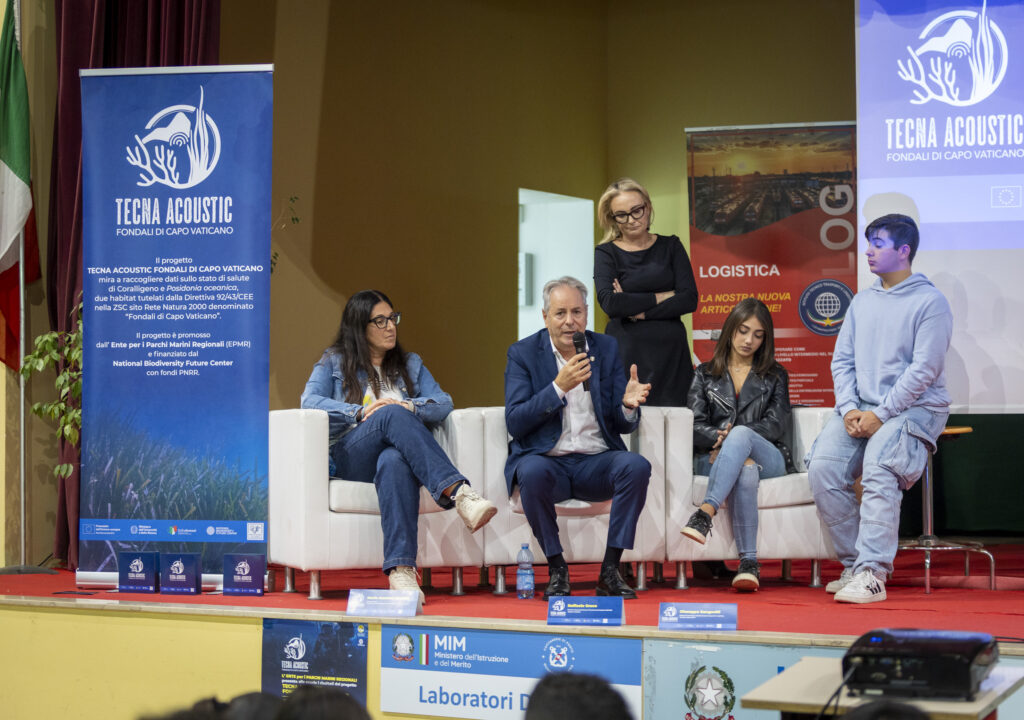 Al Nautico di Pizzo, l'Ente Parchi Marini spiega agli studenti come comprendere la biodiversità (VIDEO) 8 073A6795parchimarini 22ottobre